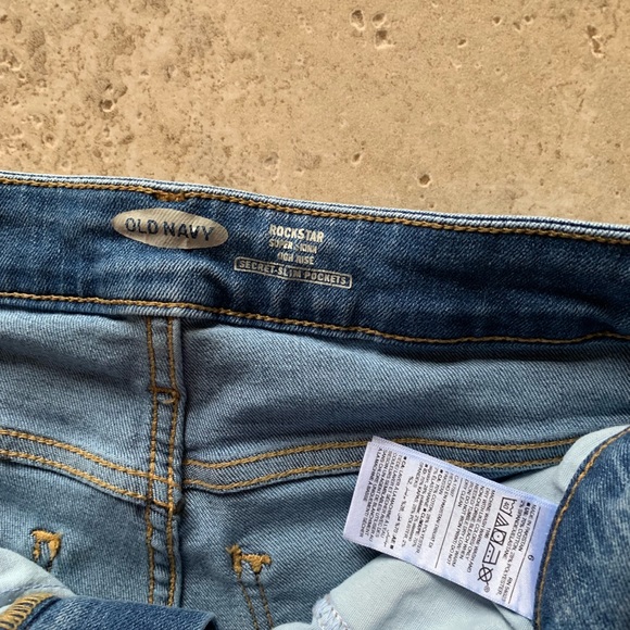 ⚡️SALE⚡️Distressed Rockstar Jeans - Picture 4 of 5